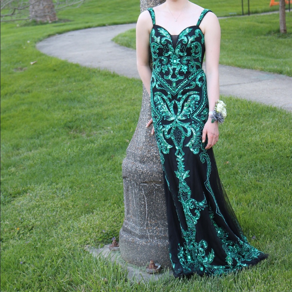 Sherri Hill Green and Black Prom Dress